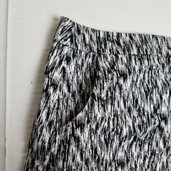 VALERIE BERTINELLI black and white print skirt - Picture 2 of 8